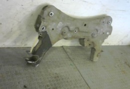 BERCEAU MOTEUR AV