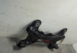 BERCEAU MOTEUR AV