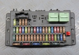 PLATINE FUSIBLE HABITACLE