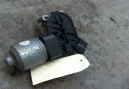MOTEUR ESSUIE-GLACE AV
