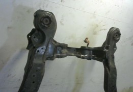 BERCEAU MOTEUR AV