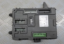 PLATINE FUSIBLE HABITACLE