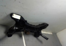 BERCEAU MOTEUR AV